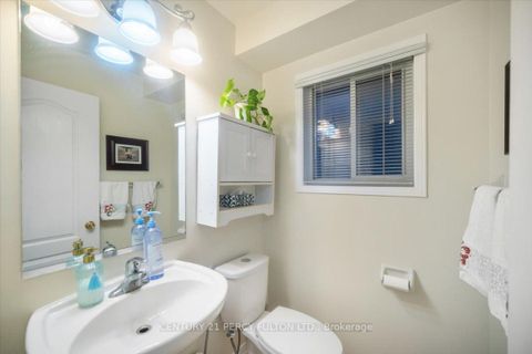 Photo 9 at 8 Boulderbrook Drive, Rouge E11, Toronto