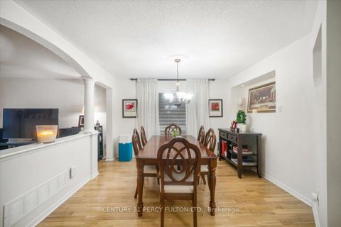 Photo 13 at 8 Boulderbrook Drive, Rouge E11, Toronto