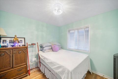 Photo 23 at 8 Boulderbrook Drive, Rouge E11, Toronto
