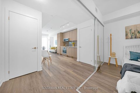 Photo 3 at 320 - 250 Lawrence Avenue W, Lawrence Park North, Toronto