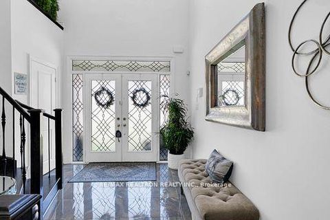 Photo 8 at 53 Gallant Place, Vellore Village, Vaughan