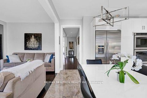 Photo 15 at 53 Gallant Place, Vellore Village, Vaughan