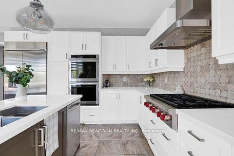 Photo 22 at 53 Gallant Place, Vellore Village, Vaughan