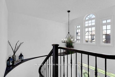 Photo 27 at 53 Gallant Place, Vellore Village, Vaughan