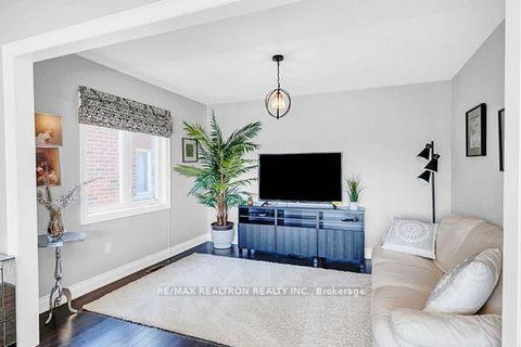 Photo 33 at 53 Gallant Place, Vellore Village, Vaughan