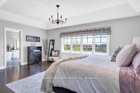 Photo 34 at 53 Gallant Place, Vellore Village, Vaughan