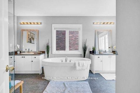 Photo 36 at 53 Gallant Place, Vellore Village, Vaughan