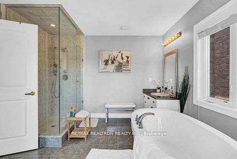 Photo 37 at 53 Gallant Place, Vellore Village, Vaughan