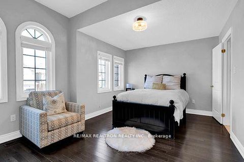 Photo 39 at 53 Gallant Place, Vellore Village, Vaughan