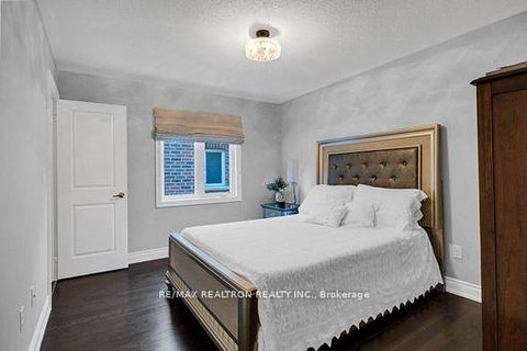 Photo 42 at 53 Gallant Place, Vellore Village, Vaughan