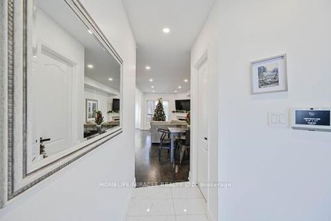 Photo 7 at 190 Deepsprings Crescent, Vellore Village, Vaughan
