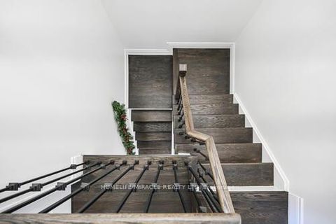 Photo 22 at 190 Deepsprings Crescent, Vellore Village, Vaughan