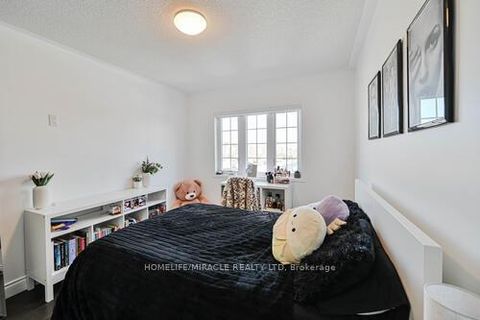 Photo 31 at 190 Deepsprings Crescent, Vellore Village, Vaughan