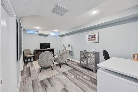 Photo 36 at 190 Deepsprings Crescent, Vellore Village, Vaughan