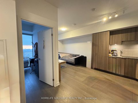 Photo 9 at 4006 - 11 Wellesley Street W, Bay Street Corridor, Toronto