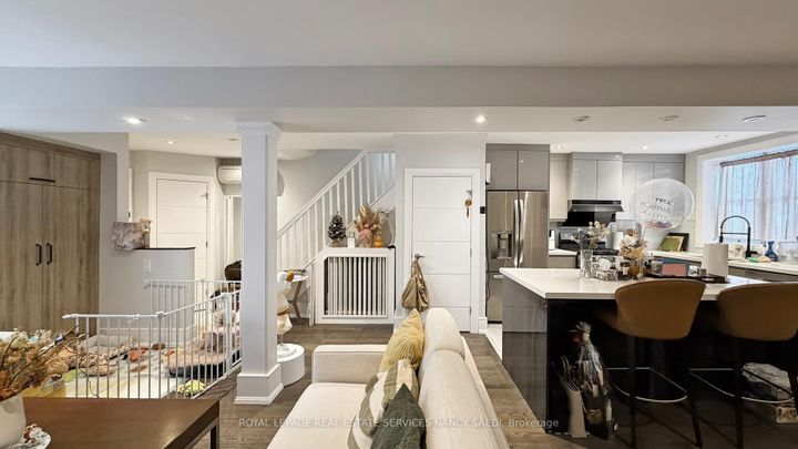 Photo 10 at 72 Mann Avenue, Mount Pleasant East, Toronto