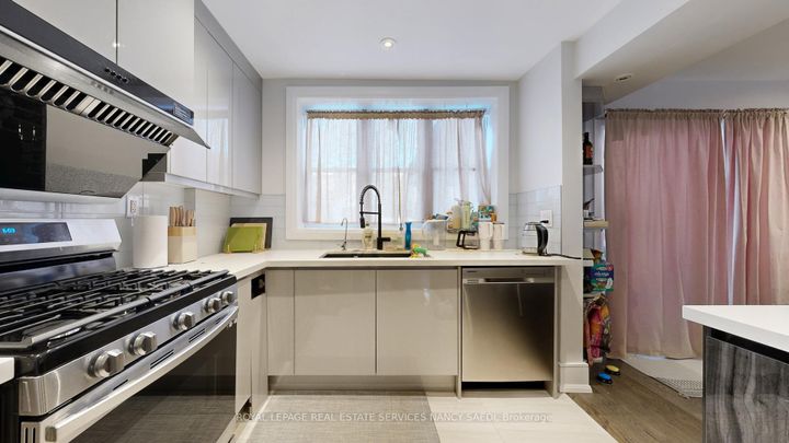 Photo 16 at 72 Mann Avenue, Mount Pleasant East, Toronto