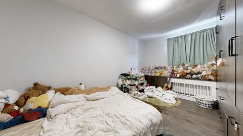 Photo 21 at 72 Mann Avenue, Mount Pleasant East, Toronto