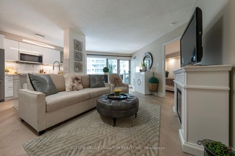 Photo 3 at 814 - 10 Queens Quay W, Waterfront Communities C1, Toronto