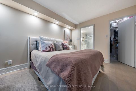 Photo 14 at 814 - 10 Queens Quay W, Waterfront Communities C1, Toronto