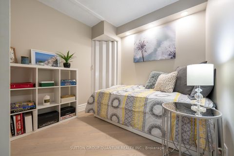 Photo 17 at 814 - 10 Queens Quay W, Waterfront Communities C1, Toronto