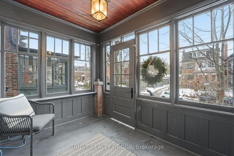 Photo 2 at 187 Grenadier Road, Swansea, Toronto