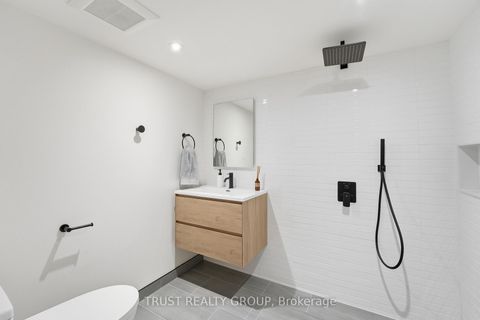 Photo 45 at 187 Grenadier Road, Swansea, Toronto