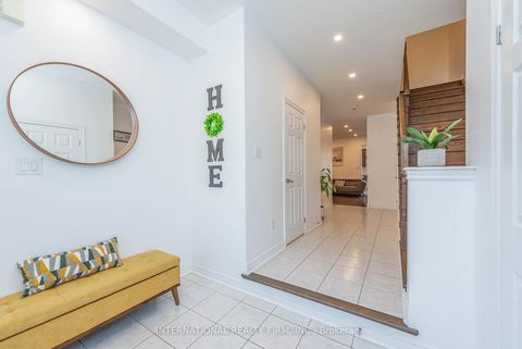 Photo 7 at 99 Huguenot Road, GO Glenorchy, Oakville