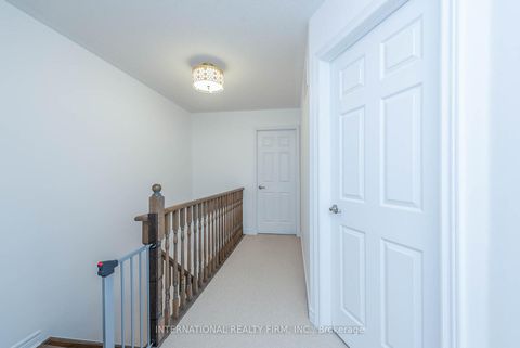 Photo 14 at 99 Huguenot Road, GO Glenorchy, Oakville