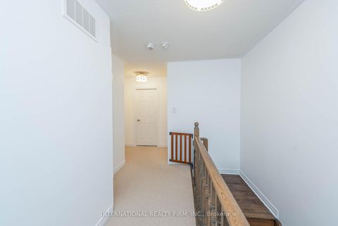 Photo 15 at 99 Huguenot Road, GO Glenorchy, Oakville