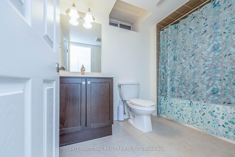 Photo 20 at 99 Huguenot Road, GO Glenorchy, Oakville