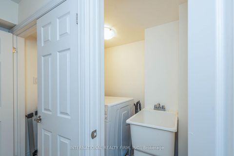 Photo 22 at 99 Huguenot Road, GO Glenorchy, Oakville