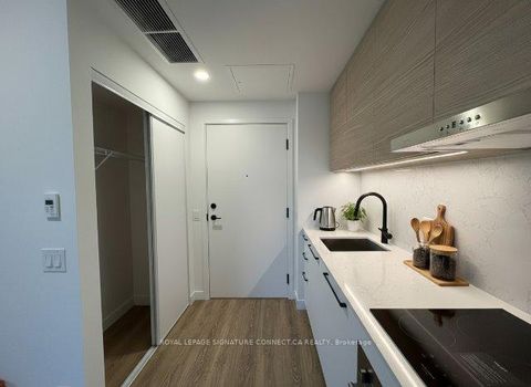 Photo 4 at 1401 - 1050 Eastern Avenue, Coxwell, Toronto