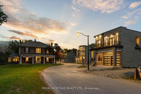 Photo 2 at 7 Inverlynn Way, Lynde Creek, Whitby