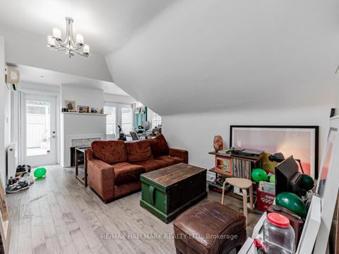 Photo 13 at 50 Rose Avenue, South St. James Town, Toronto