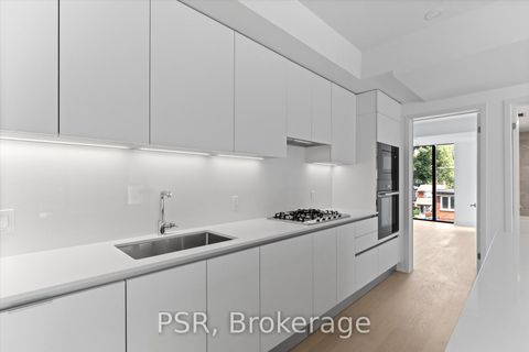 Photo 3 at 304 - 200 Keewatin Avenue, Mount Pleasant East, Toronto