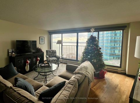 Photo 12 at 1414 - 55 Harbour Square, Waterfront Communities C1, Toronto