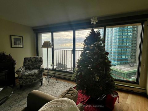 Photo 13 at 1414 - 55 Harbour Square, Waterfront Communities C1, Toronto