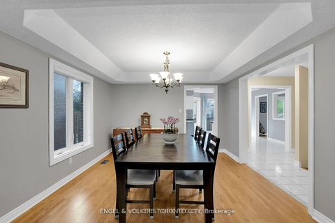Photo 9 at 24 Timber Valley Avenue, Oak Ridges, Richmond Hill