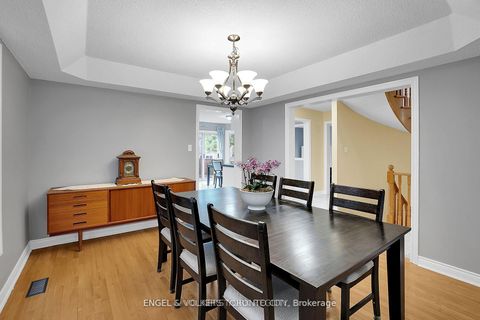 Photo 10 at 24 Timber Valley Avenue, Oak Ridges, Richmond Hill