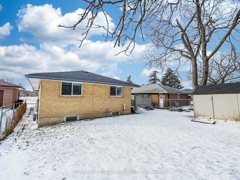 Photo 14 at 98 Mount Olive Drive, Jamestown, Toronto