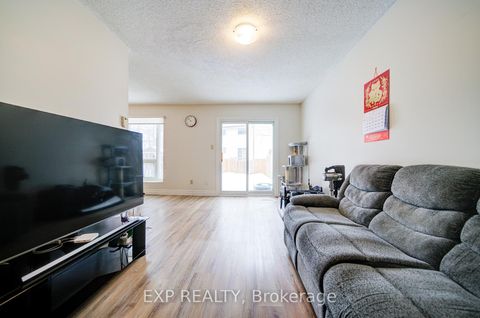 Photo 3 at 12 Sadlee Cove Crescent, Milliken, Toronto