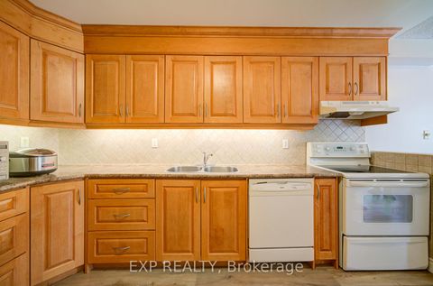 Photo 11 at 12 Sadlee Cove Crescent, Milliken, Toronto