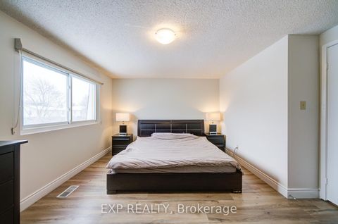 Photo 14 at 12 Sadlee Cove Crescent, Milliken, Toronto