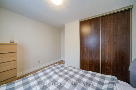 Photo 21 at 12 Sadlee Cove Crescent, Milliken, Toronto