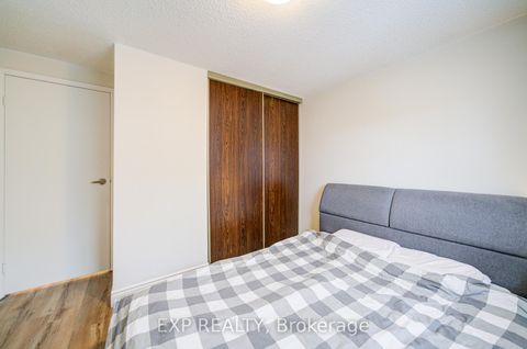 Photo 23 at 12 Sadlee Cove Crescent, Milliken, Toronto