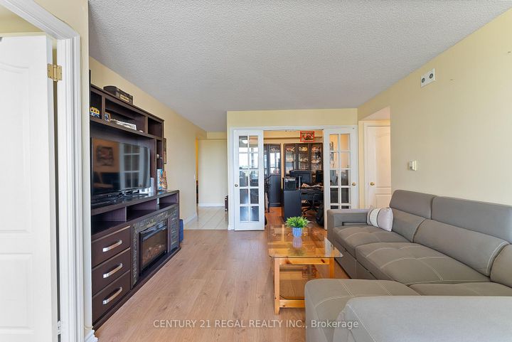 Photo 5 at 603 - 115 Omni Drive, Bendale, Toronto