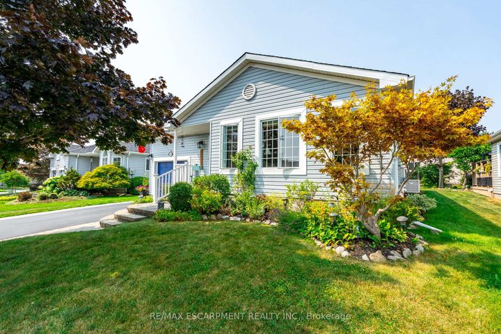 Photo 2 at 136 Glenariff Drive, Rural Flamborough, Hamilton