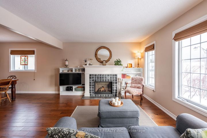 Photo 5 at 136 Glenariff Drive, Rural Flamborough, Hamilton