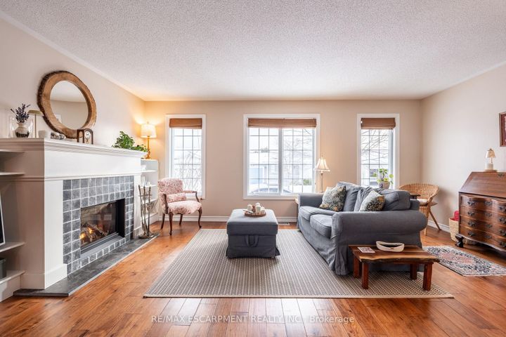 Photo 7 at 136 Glenariff Drive, Rural Flamborough, Hamilton